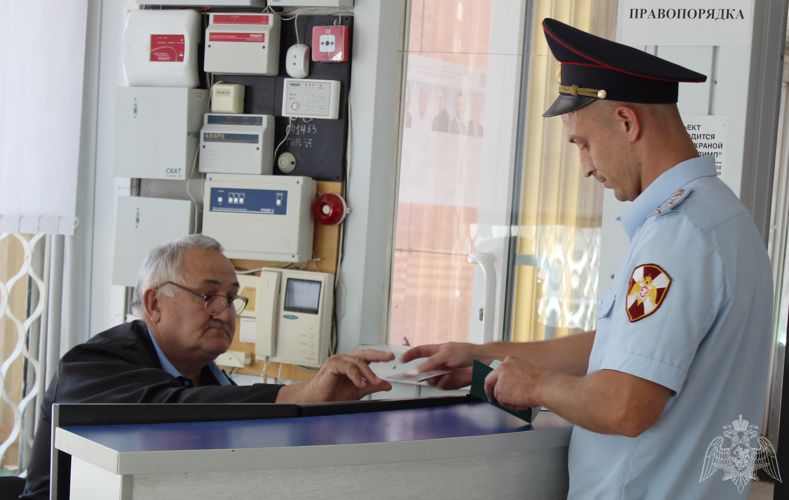 В преддверии Дня знаний Росгвардия проверяет учебные заведения