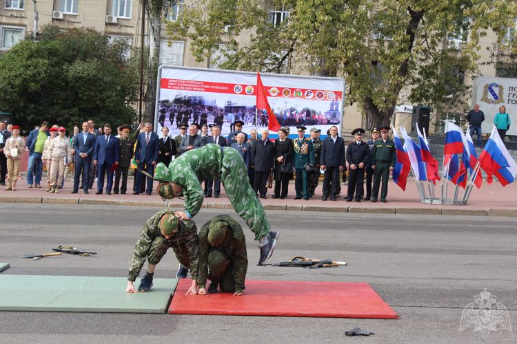 Сотрудники и военнослужащие регионального Управления Росгвардии приняли участие в торжественном открытии военных сборов призывной и допризывной молодежи