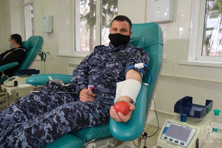 В Национальный день донора росгвардейцы проводят ведомственную акцию «От сердца к сердцу» 