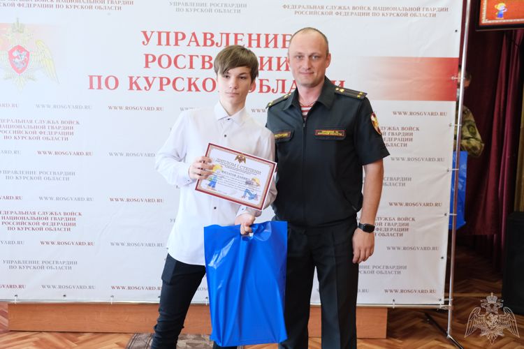 В Управлении Росгвардии по Курской области подвели итоги детского фотоконкурса «Как прекрасен этот мир»