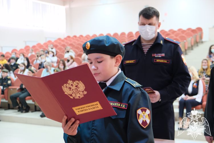 Кадетский класс Росгвардии имени кавалера ордена Мужества Владимира Горяйнова открылся в Курске