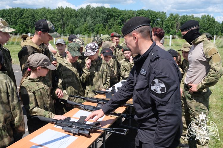 Росгвардейцы приняли участие в открытии  военно-патриотической смены «Юный спецназовец»