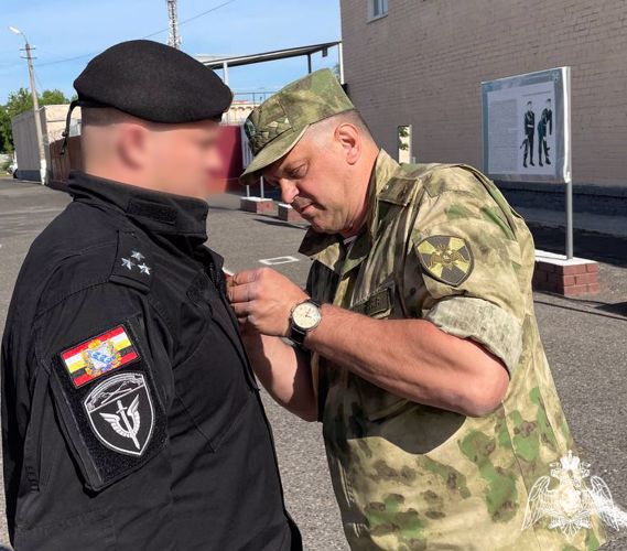 В Курске офицеру Росгвардии вручили государственную награду