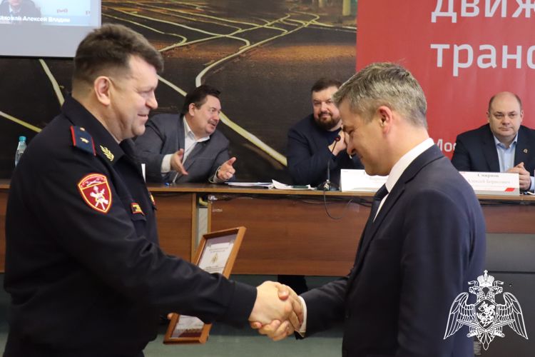 Росгвардейцы поблагодарили курских железнодорожников