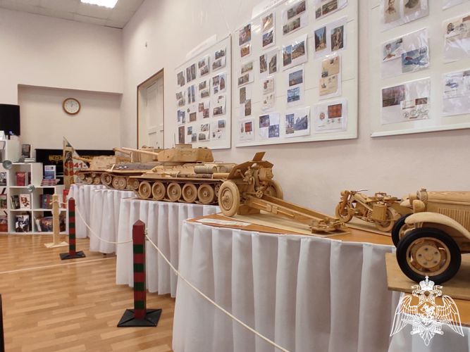 Курские росгвардейцы с подшефными кадетами посетили Центральную городскую библиотеку им. Ф.А. Семенова