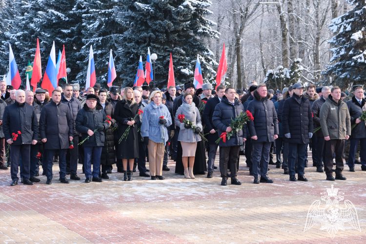 Начальник регионального Управления Росгвардия принял участие в памятном мероприятии, посвященном 80-летию освобождения города Курска от немецко-фашистских захватчиков