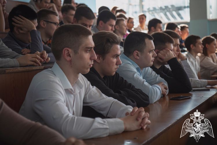 В Курске офицеры росгвардии провели встречу со студентами ЮЗГУ
