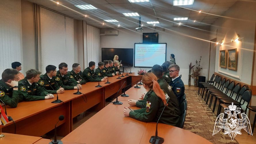 В Курской области росгвардейцы провели уроки мужества в рамках акции «Дни Росгвардии»