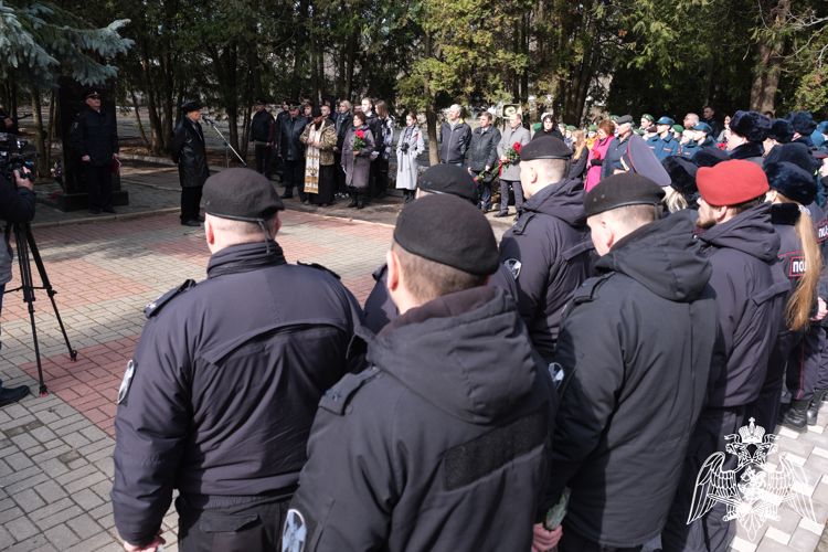 Курские росгвардейцы почтили память героя России Андрея Хмелевского
