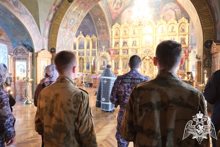 В Курске для росгвардейцев прошел благодарственный молебен