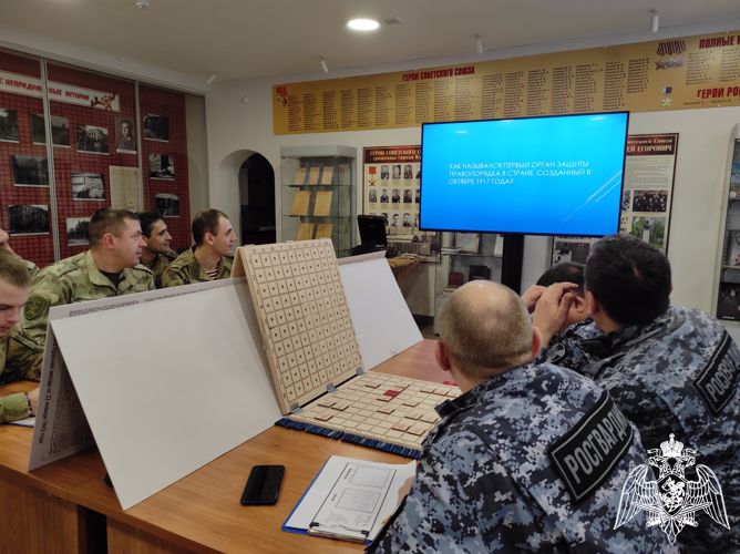 В Курской области росгвардейцы провели уроки мужества в рамках акции «Дни Росгвардии»