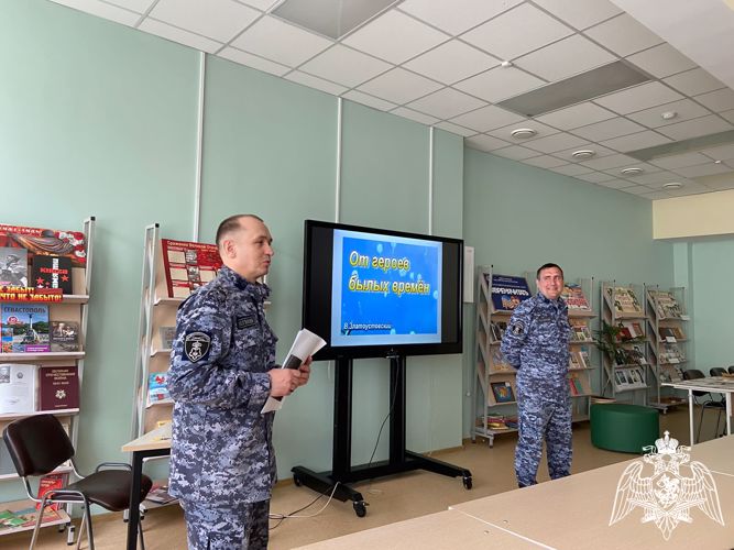 В Курске росгвардейцы провели тематические мероприятия,  посвященные 78-й годовщине Великой Победы