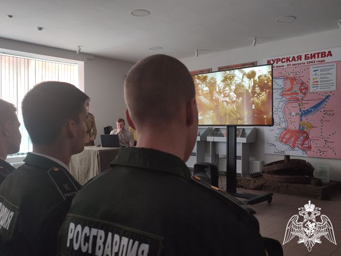 В Курске росгвардейцы провели тематические мероприятия,  посвященные 78-й годовщине Великой Победы