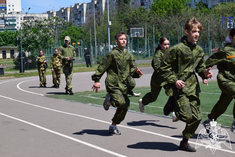 В Курске среди воспитанников подшефных кадетских классов регионального Управления Росгвардии прошла командная эстафета