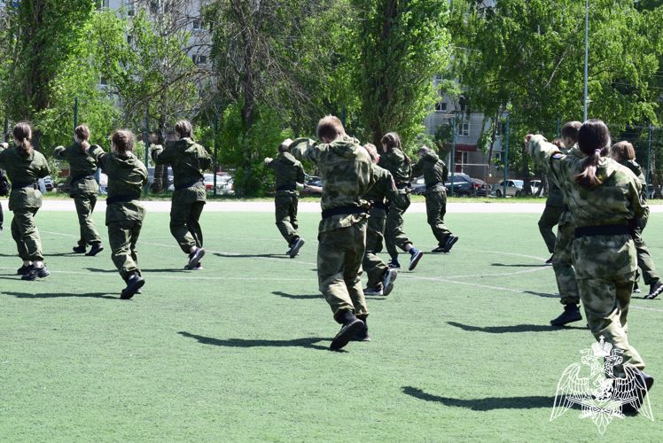В Курске среди воспитанников подшефных кадетских классов регионального Управления Росгвардии прошла командная эстафета