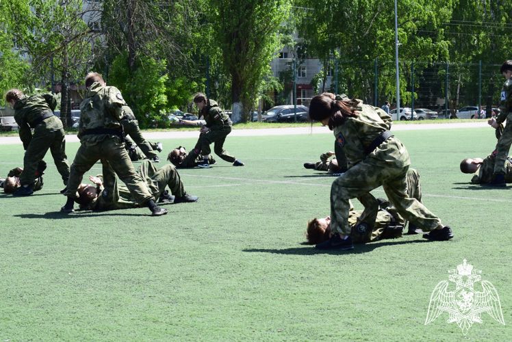 В Курске среди воспитанников подшефных кадетских классов регионального Управления Росгвардии прошла командная эстафета