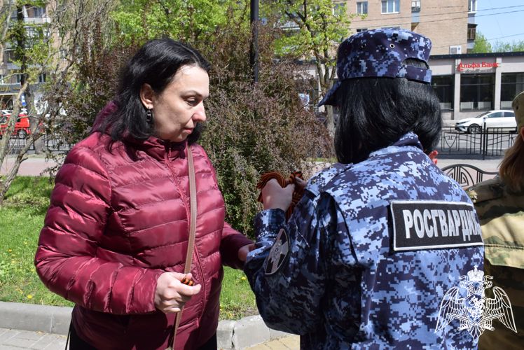 В Курске росгвардейцы присоединились к всероссийской акции «Георгиевская ленточка»