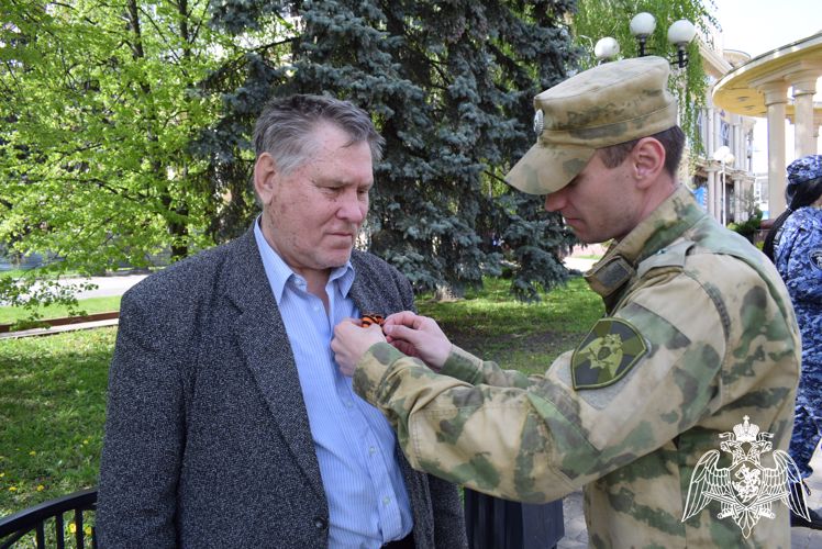 В Курске росгвардейцы присоединились к всероссийской акции «Георгиевская ленточка»