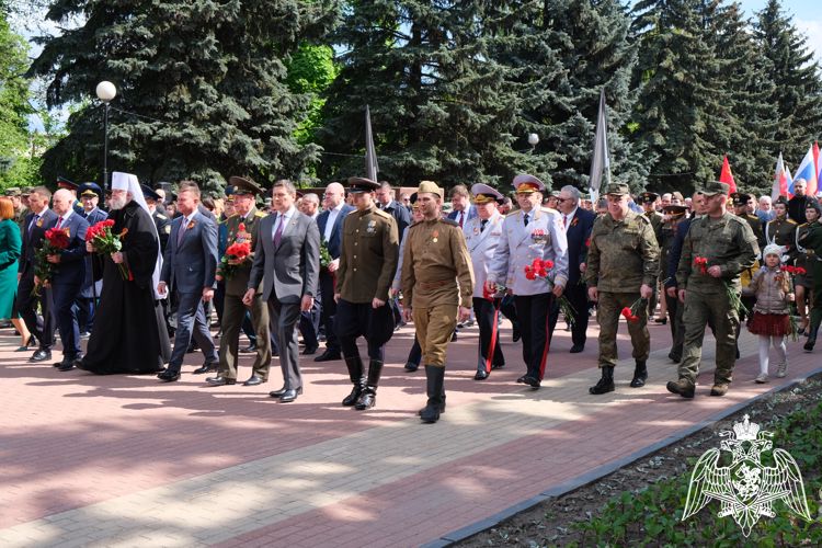 В Курске росгвардейцы приняли участие в памятном мероприятии в честь павших в годы Великой Отечественной войны
