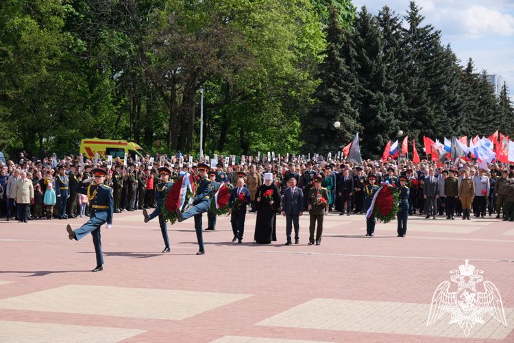 В Курске росгвардейцы приняли участие в памятном мероприятии в честь павших в годы Великой Отечественной войны
