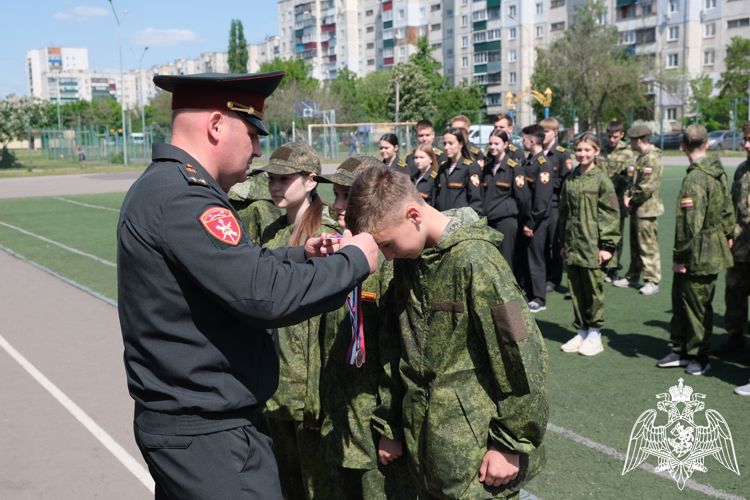 В Курске среди воспитанников подшефных кадетских классов регионального Управления Росгвардии прошла командная эстафета