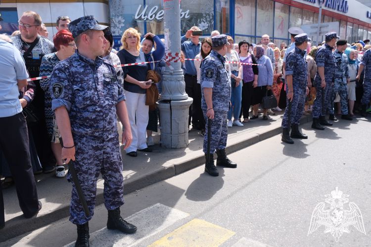 Сотрудники Росгвардии обеспечили общественный порядок  и безопасность во время Крестного хода иконы Божией Матери «Знамение» Курская Коренная