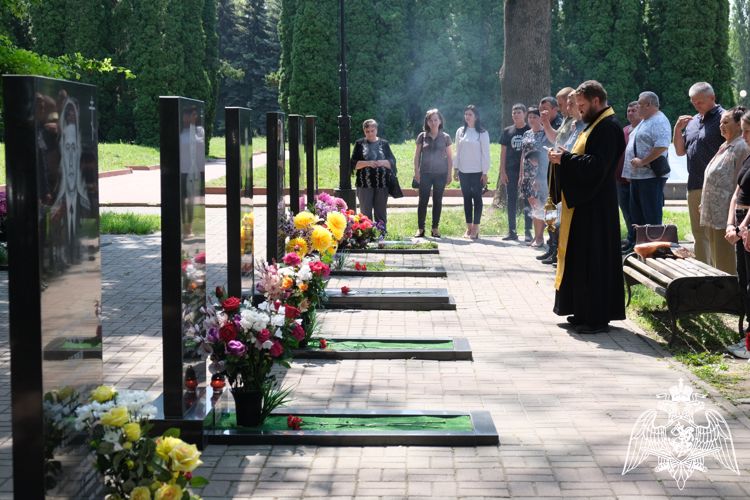 В Курске росгвардейцы почтили память, погибших сотрудников ОМОН
