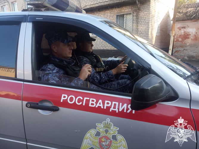 В Курске росгвардейцы помогли мужчине вернуться домой 
