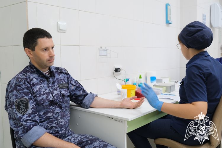 Росгвардейцы поддержали донорскую акцию «От сердца к сердцу» в Курске