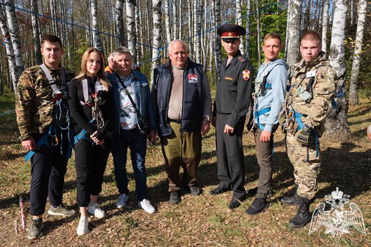 В Курске воспитанники подшефного кадетского класса регионального Управления Росгвардии приняли участие в соревнованиях по туризму памяти Героя России Андрея Хмелевского
