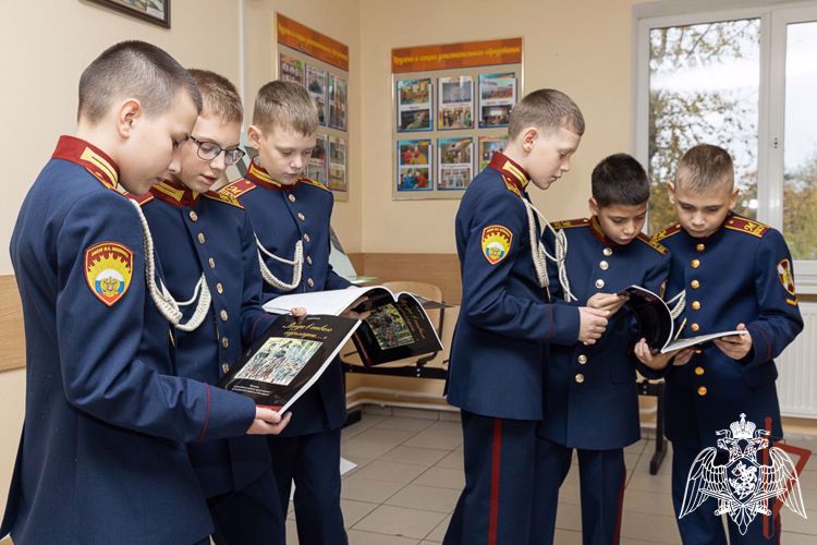 Росгвардия провела презентацию первой книги для подростков