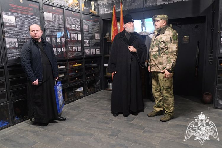 Икону Архистратига Михаила передали курским росгвардейцам