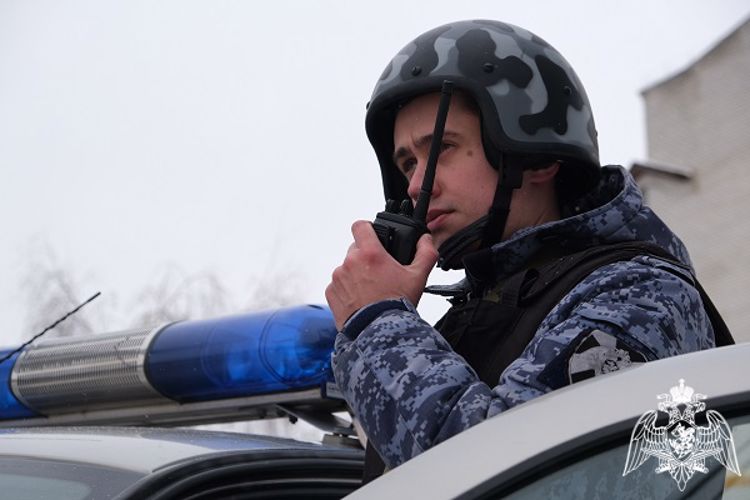 В Курске росгвардейцы задержали мужчину по подозрению в совершении  грабежа