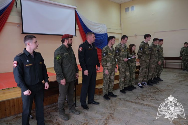 В Курске среди курсантов «Гвардейской смены» прошли  соревнования на лучшее исполнение базовой техники