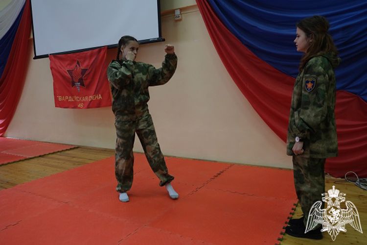 В Курске среди курсантов «Гвардейской смены» прошли  соревнования на лучшее исполнение базовой техники