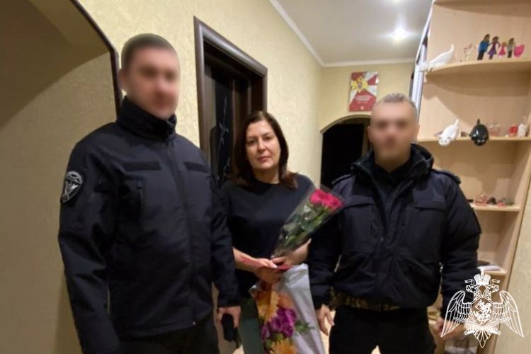 Курские росгвардейцы  поздравили  матерей и вдов военнослужащих и сотрудников с Днем матери