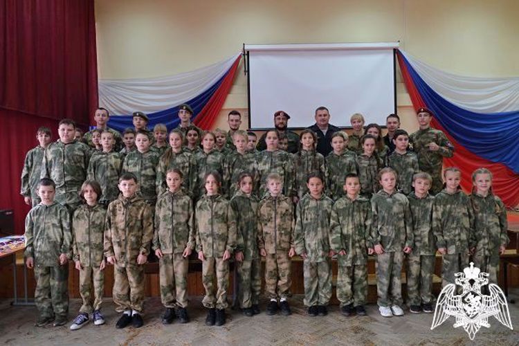 В Курске среди курсантов «Гвардейской смены» прошли  соревнования на лучшее исполнение базовой техники