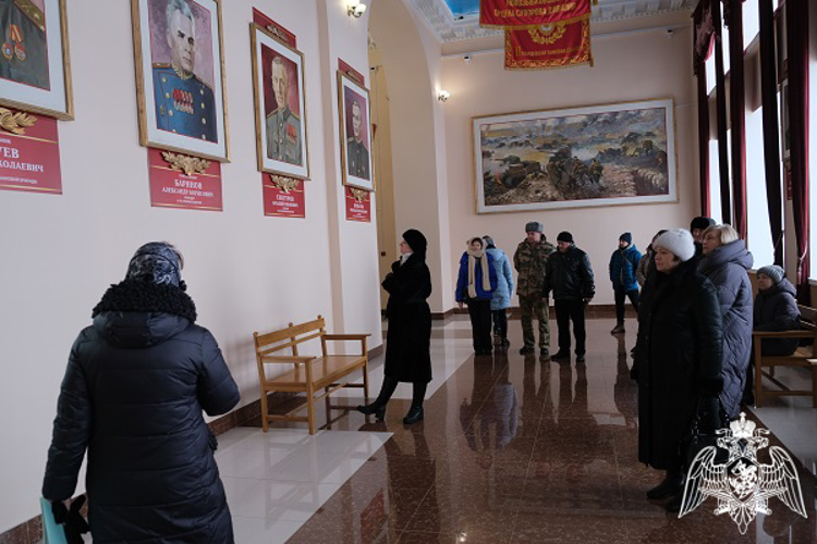 Члены семей погибших росгвардейцев посетили мемориальный комплекс «Курская битва»