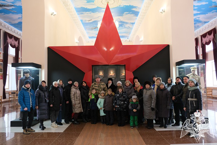 Члены семей погибших росгвардейцев посетили мемориальный комплекс «Курская битва»