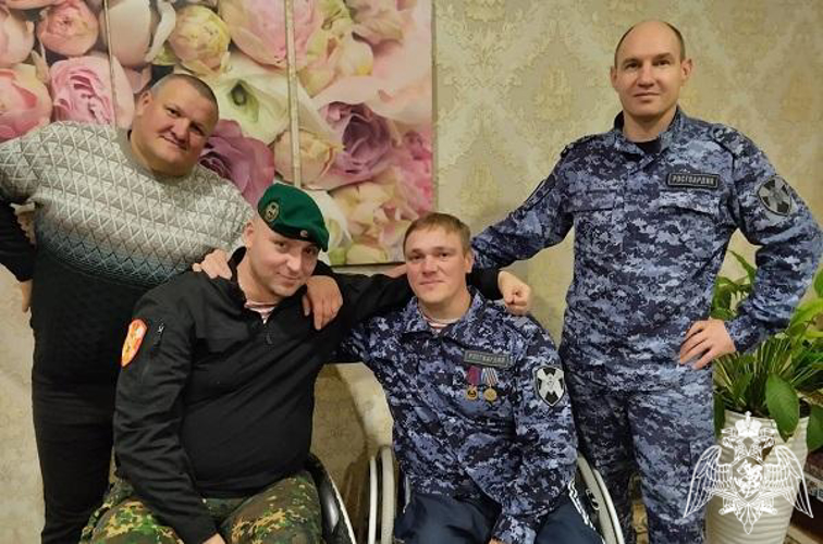 Курские росгвардейцы поздравили ветерана службы с Днем рождения 