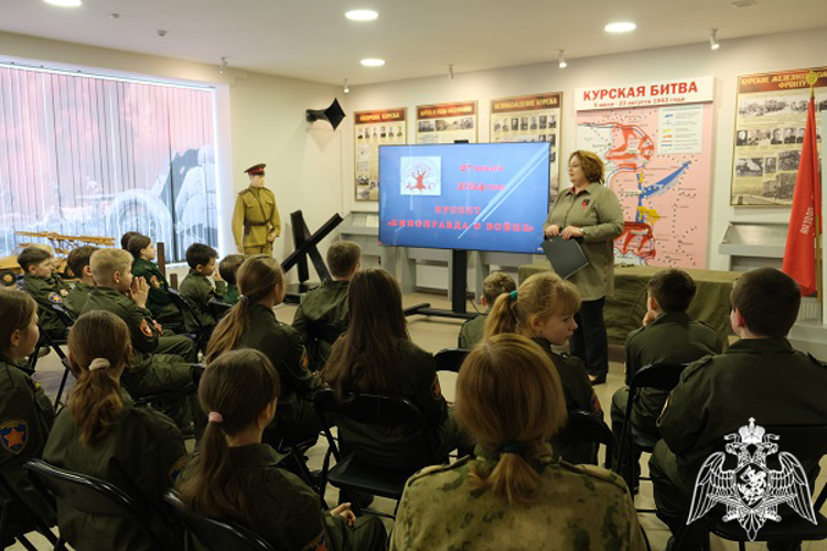 В Курске Росгвардия приняла участие в акции «Блокадный хлеб»
