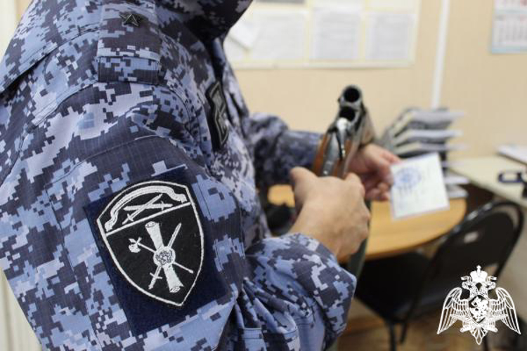 В Курской области росгвардейцы за неделю выявили 23 административных правонарушения в области оборота оружия
