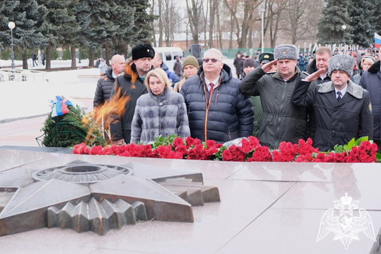 Представители Росгвардии почтили память погибших защитников и мирных жителей города Курска
