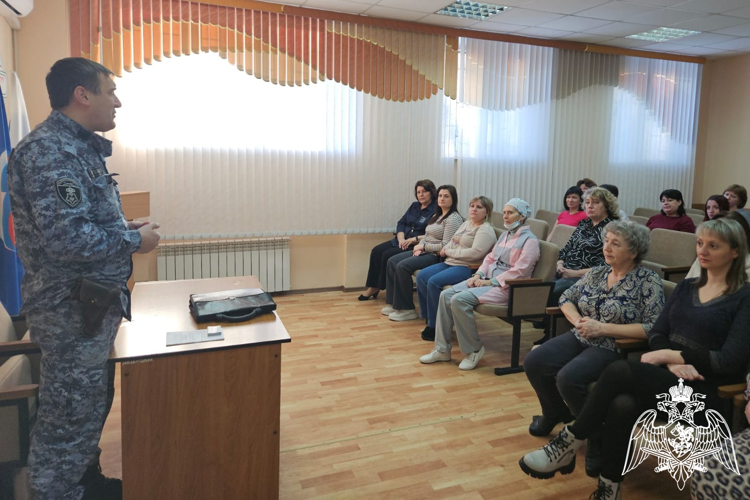 В Курской области стартовала профилактическая акция Росгвардии «Безопасный дом, объект, квартира»  