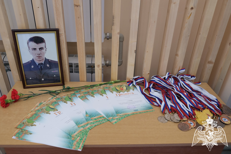 В Курске сотрудники СОБР «Кмет» регионального Управления Росгвардии открыли турнир по дзюдо памяти погибшего майора милиции Олега Ладыгина