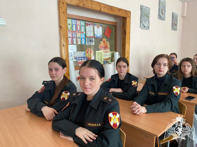 В Курске росгвардейцы провели уроки мужества, посвященные ликвидаторам аварии на Чернобыльской АЭС