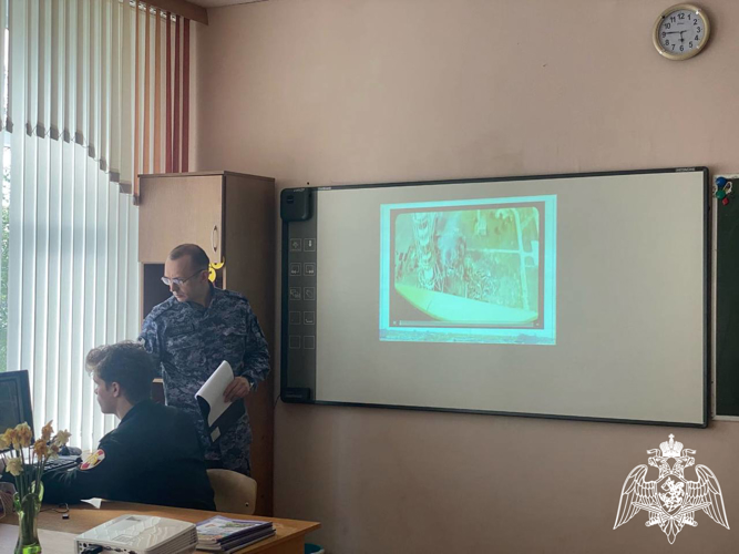 В Курске росгвардейцы провели уроки мужества, посвященные ликвидаторам аварии на Чернобыльской АЭС