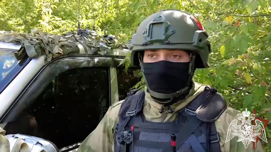 Операторы БПЛА Росгвардии наносят удары по противнику в Курской области (видео)