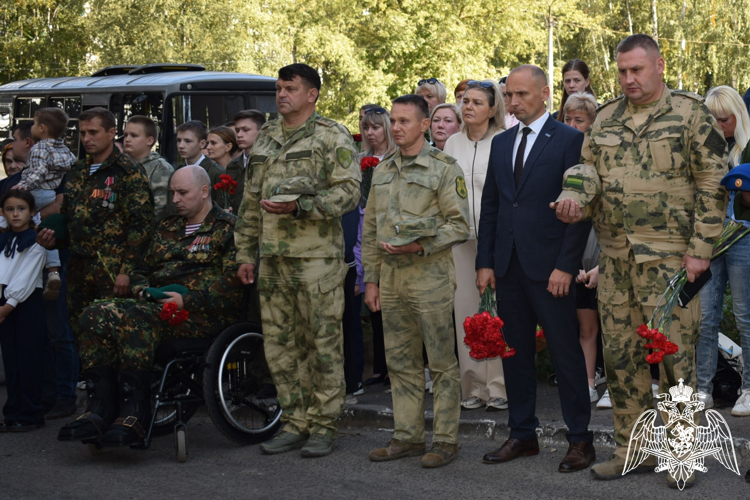 В Курске открыли памятную доску росгвардейцу, погибшему в ходе СВО
