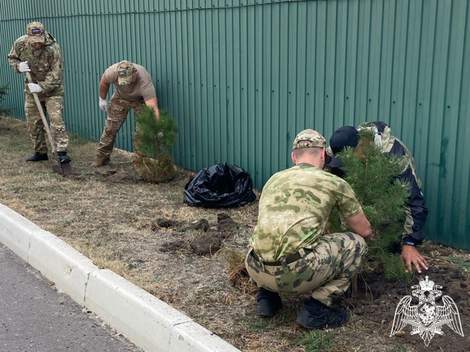 Росгвардецы присоединились к всероссийской экологической акции «Зеленая Россия» в Курске
